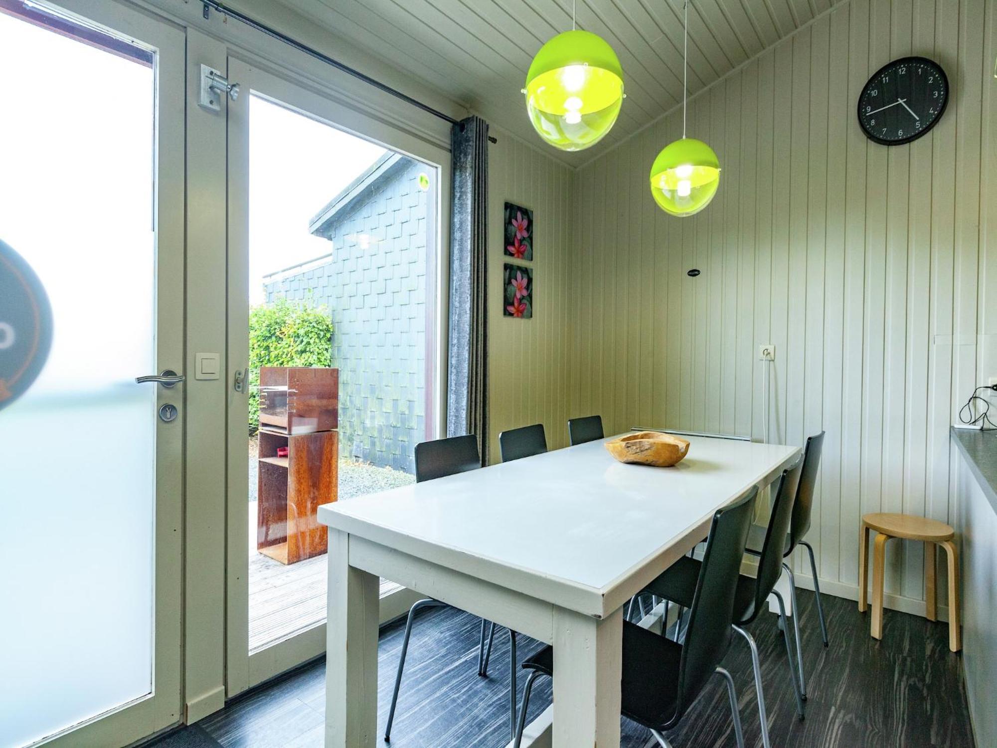 Boutique Chalet In B Llingen Near Lake Wirtzfeld Exteriér fotografie