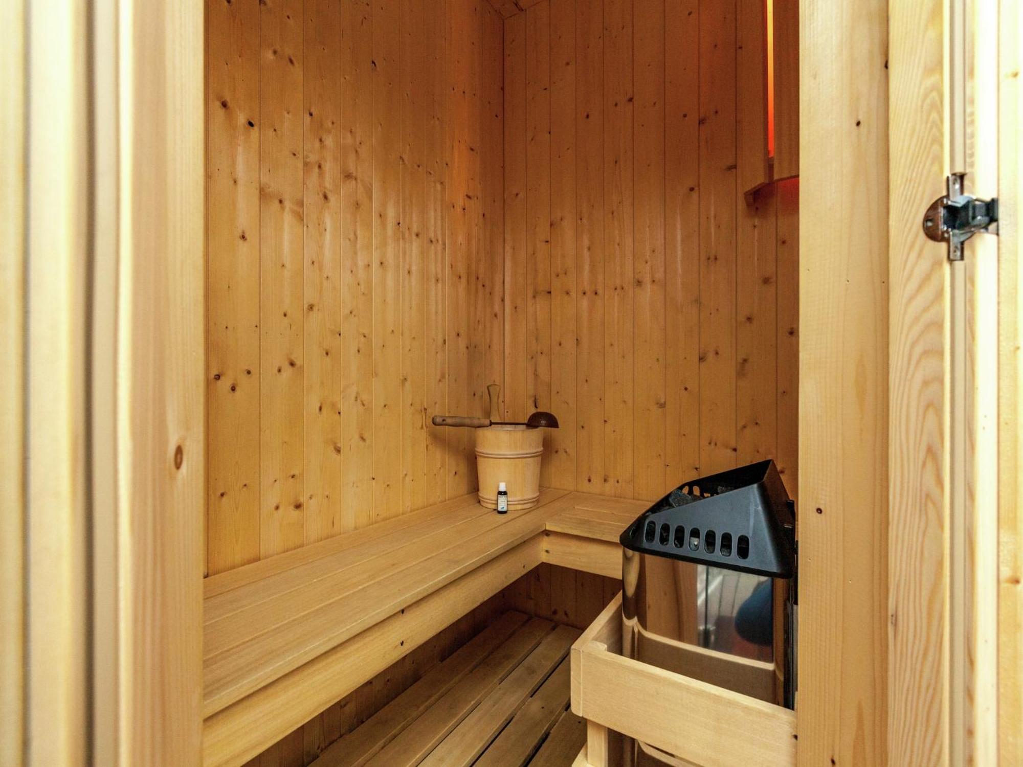 Boutique Chalet In B Llingen Near Lake Wirtzfeld Exteriér fotografie